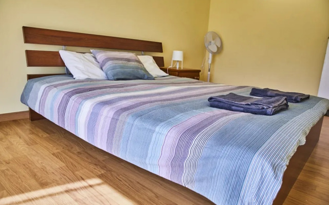2 Bedroom Apartment Sol de Linda-a-Velha