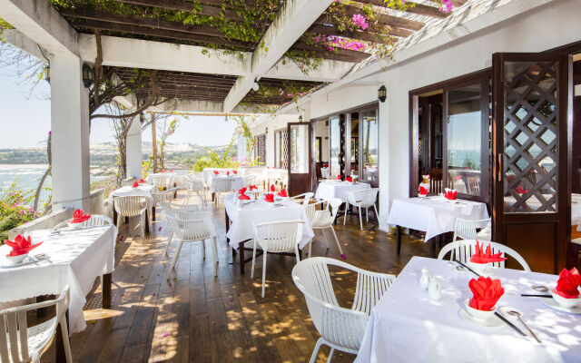 Rock Water Bay Beach Resort & Spa
