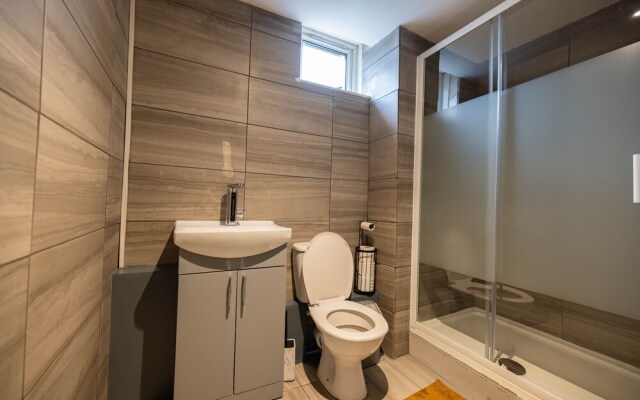 3 Bedrooms-8guests-babycot-15mintopepys-freeparkg