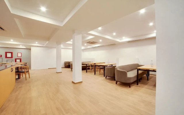 OYO Townhouse 230 Old Gurgaon Sector 14