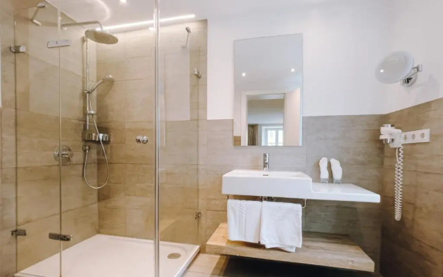 Little 7 Boutique Hotel