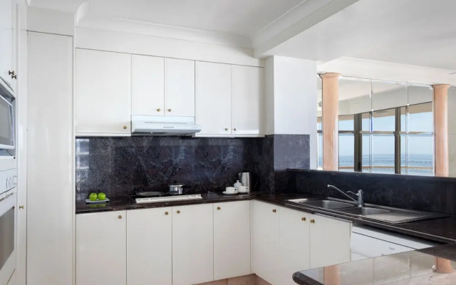 Soul Surfers Paradise 3 Bedroom Beach Apartment