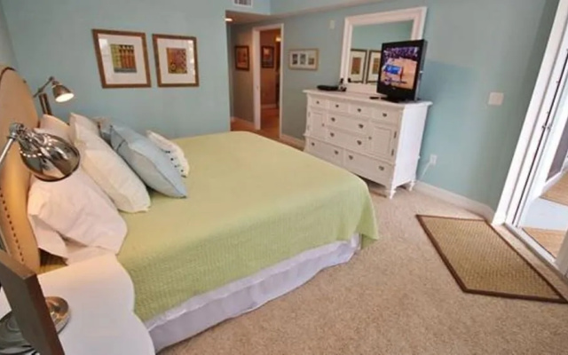 Oceanwalk 13-303 Apartment 3