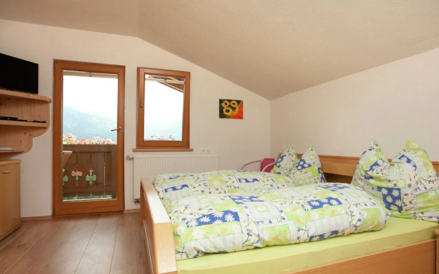Welcoming Apartment in Hollersbach im Pinzgau near Ski Area