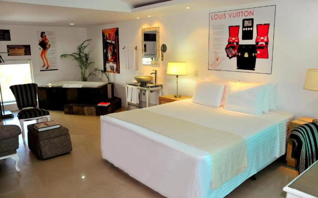 Coast Calgary Downtown Hotel & Suites by APA