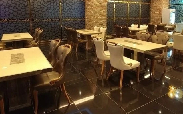 Khan Hotel