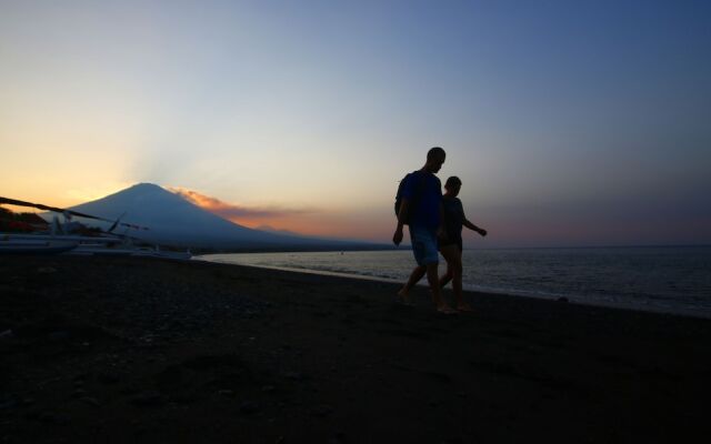 Valomia Beachfront