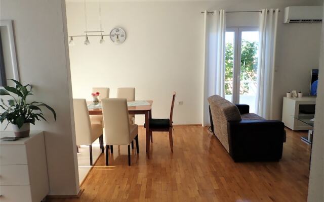 Apartments Maialena-modernly Furnished and With Nice Garden