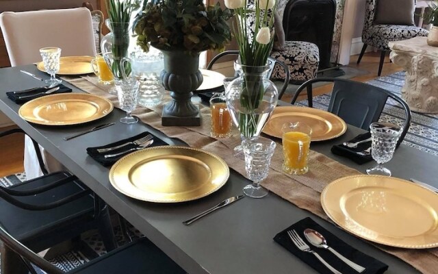 Evans Holly Grove Inn B&B