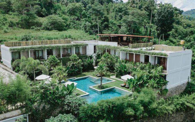 PORTER HOTEL - Surf & Yoga Retreat