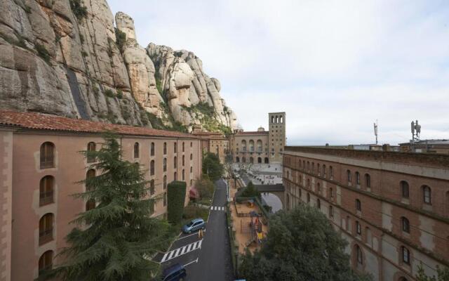 Apartamentos Montserrat Abat Marcet