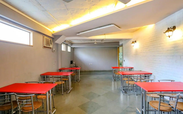 FabHotel Huda Sushant Lok