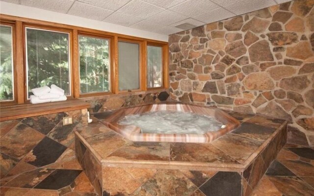 Ski In 2 Bedroom at Chateaux Dumont Keystone