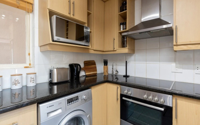 Mont Serrat 58 by CTHA