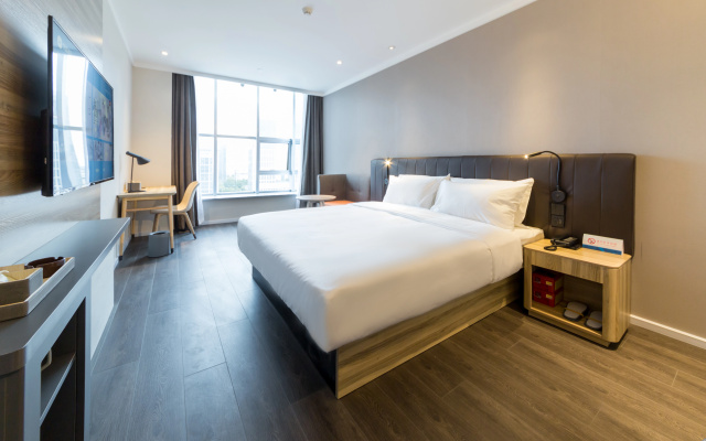 HanTing Hotel (Binzhou Bohai Shibalu IFC Shopping Center)