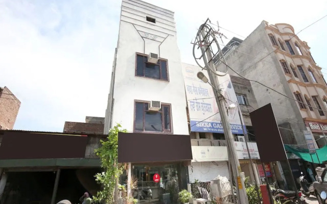 Trumpets Hotel by OYO Rooms