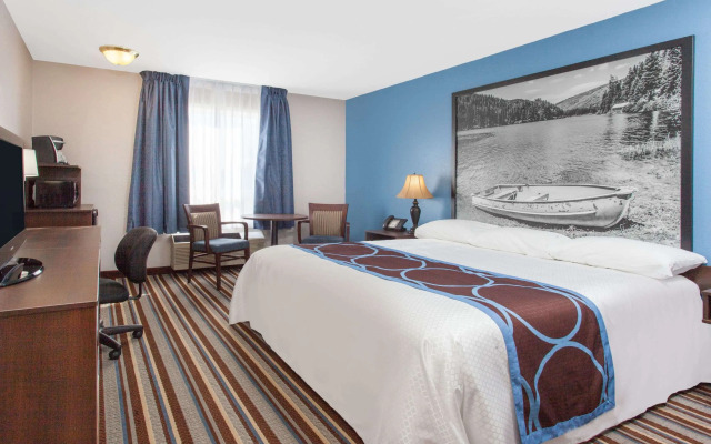 Super 8 by Wyndham Fort Frances