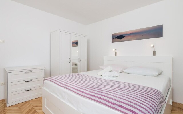 Nice Home in Sv.juraj With Wifi and 3 Bedrooms