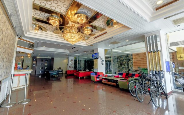 Mou Hotel Luchuan