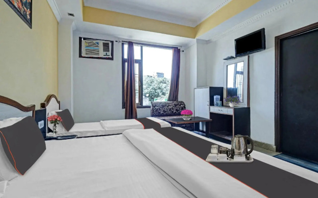 spot on 89476 Hotel Shalimar Lodge