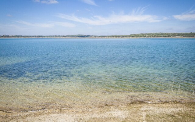 Hawkeye's Haus 5 Bedroom Home