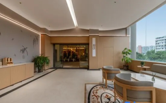 Guanghua Business Hotel