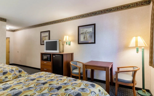 Econo Lodge West Springfield