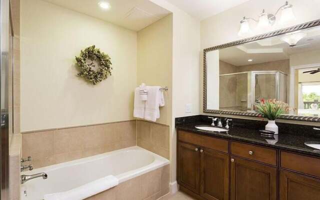 Condo Centre Court Living 3 Bedroom Reunion