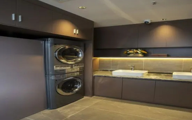 Homeinn Plus Hotel (Xishuangbanna Jinghong Peacock Lake Tropical Flower Garden)