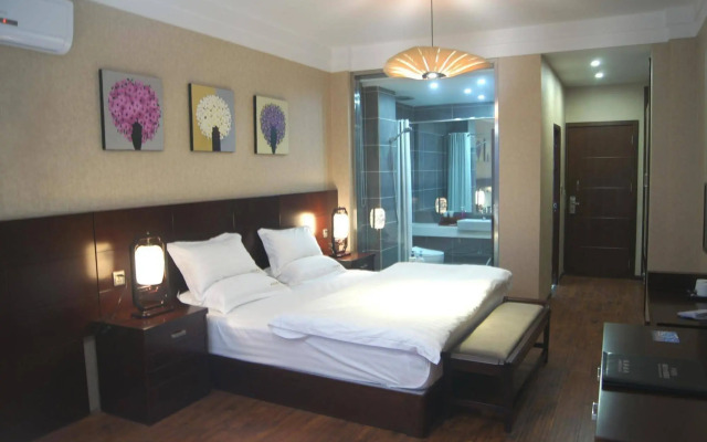 Dali Encounter Hotel