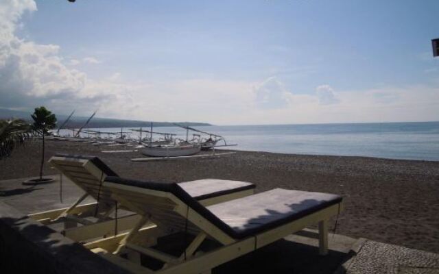 Volcano Beach Bungalow