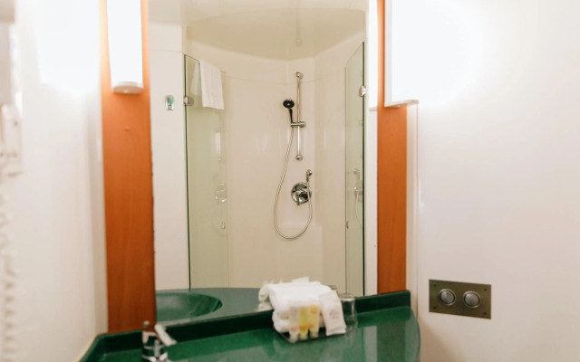 ibis Newcastle