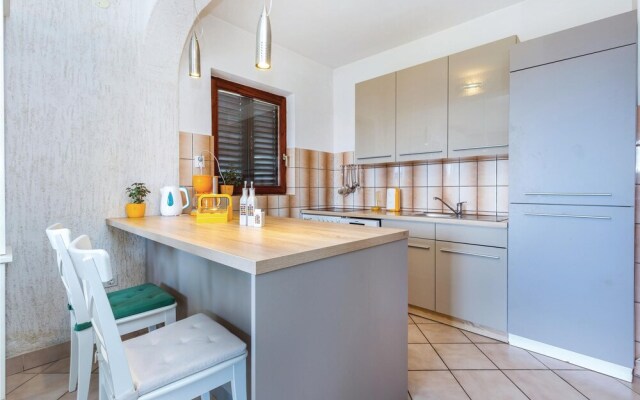 Beautiful Home in Dramalj With Wifi and 4 Bedrooms