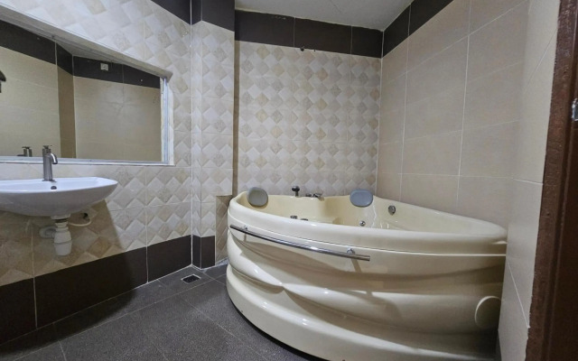 Veer Hotel