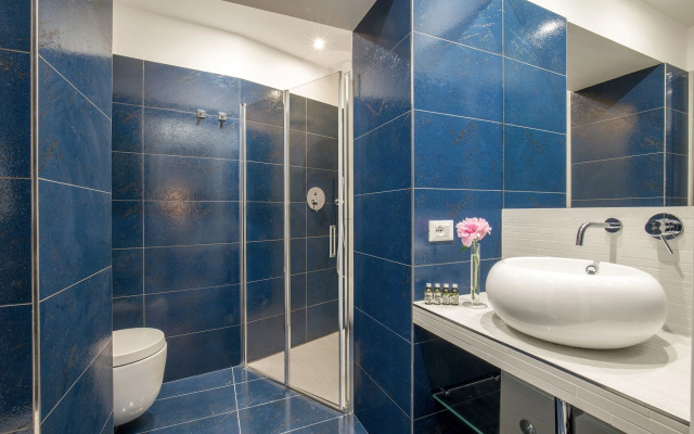 GCF Luxury Suites, Guest House