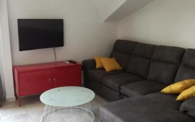 Xena - Comfort and Spacious - A1 Grey