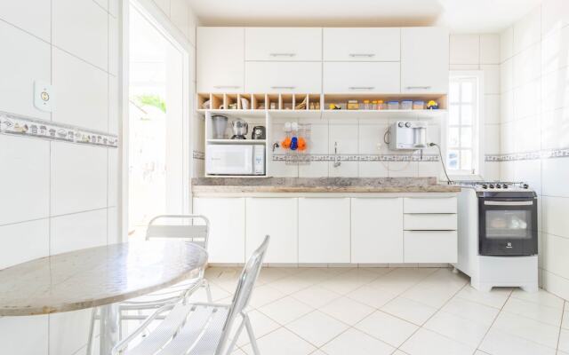 GB08 Casa 4 Suites em Guarajuba