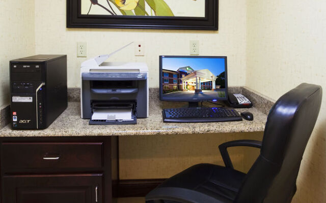 Holiday Inn Express Carrollton