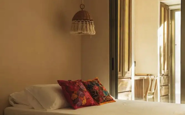 Luxury Jungle Retreat Sleeps 10 Rooftop Pool