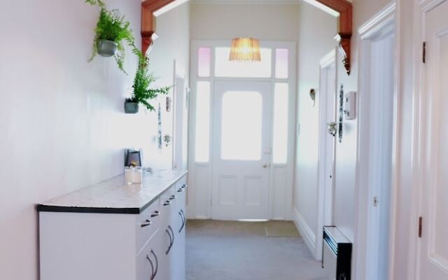 3 Bedroom Holiday Home in Mount Eden