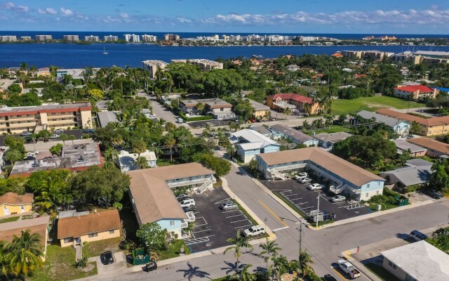 Seven Palms Hotel & Apartments