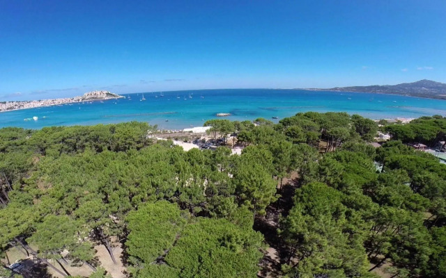 Camping La Pinède