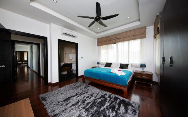 PARADISE Pool Villa Pattaya in Tropicana Village