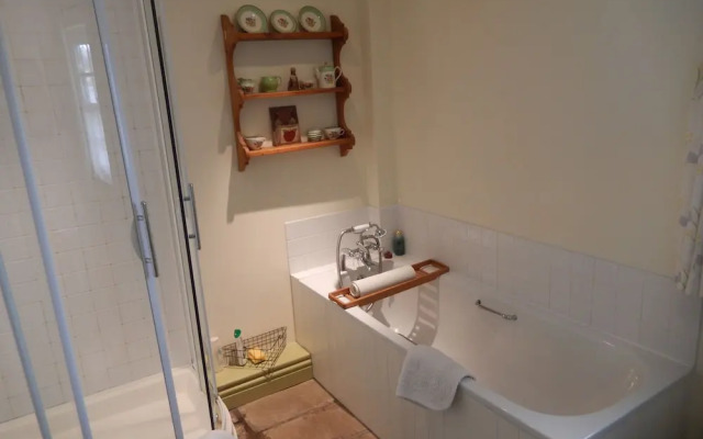 Alltybrain Farm Cottages and B&B