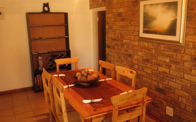 Meerkatplaats Guesthouse and B&B