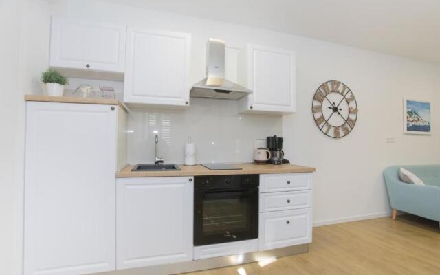 Aurum Apartment