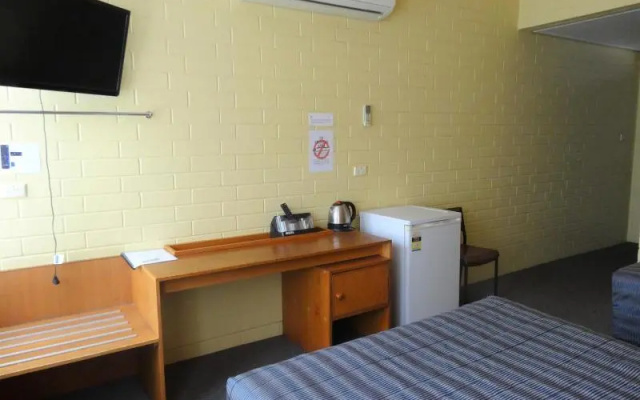 Leigh Creek Outback Resort – Guest Rooms – Leigh Creek