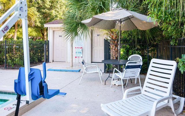 Motel 6 Tampa, FL - Fairgrounds