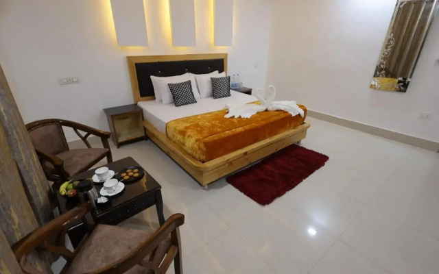 Hotel The Queen By Jal's