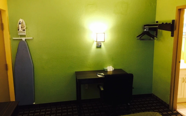 University Manor Inn